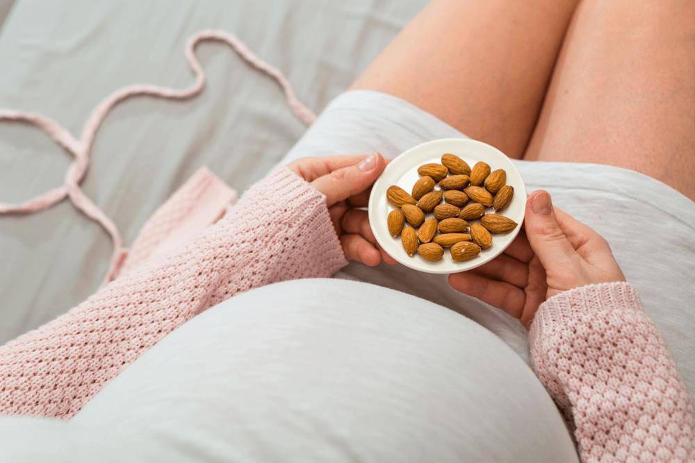 Чернослив и беременность: можно ли беременным употреблять плод, в чем польза и вред?
