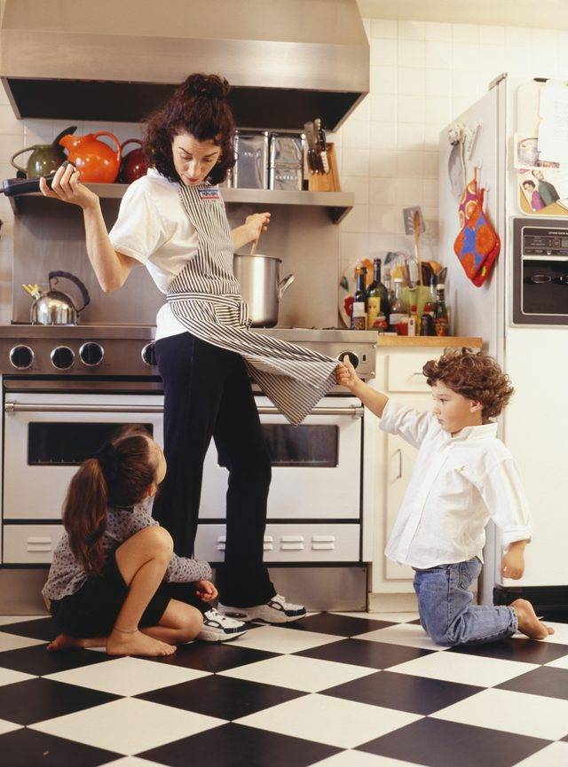 Как молодой маме справиться с ребенком и домашними делами?