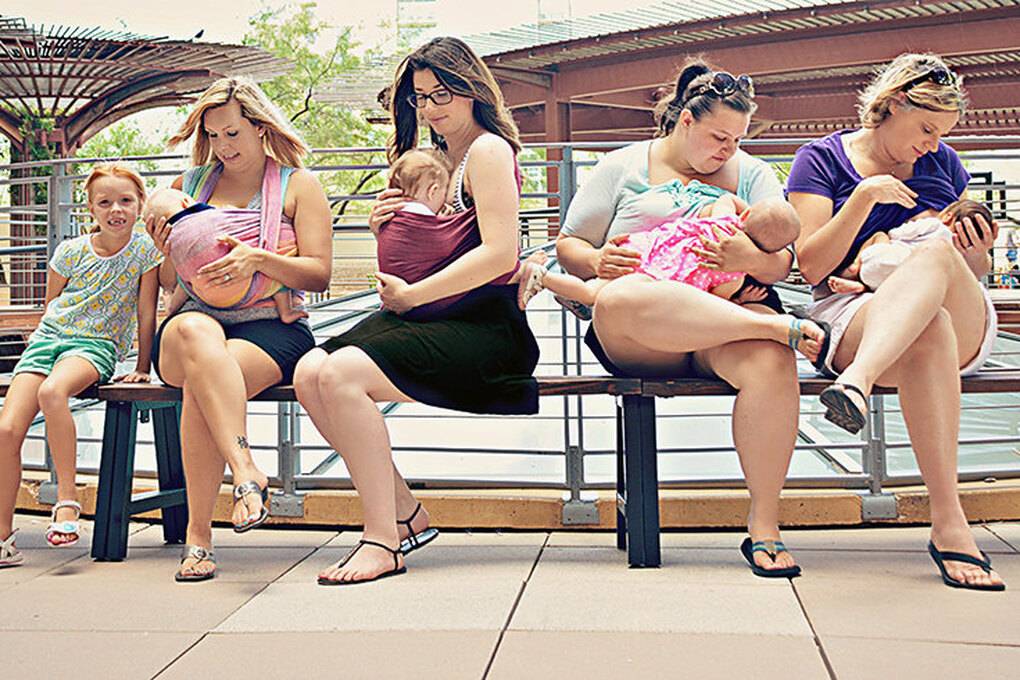 Кормление грудью в общественных местах: факты и мнения