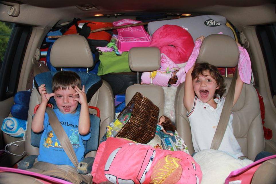 Путешествие с детьми на машине: лайфхаки и советы