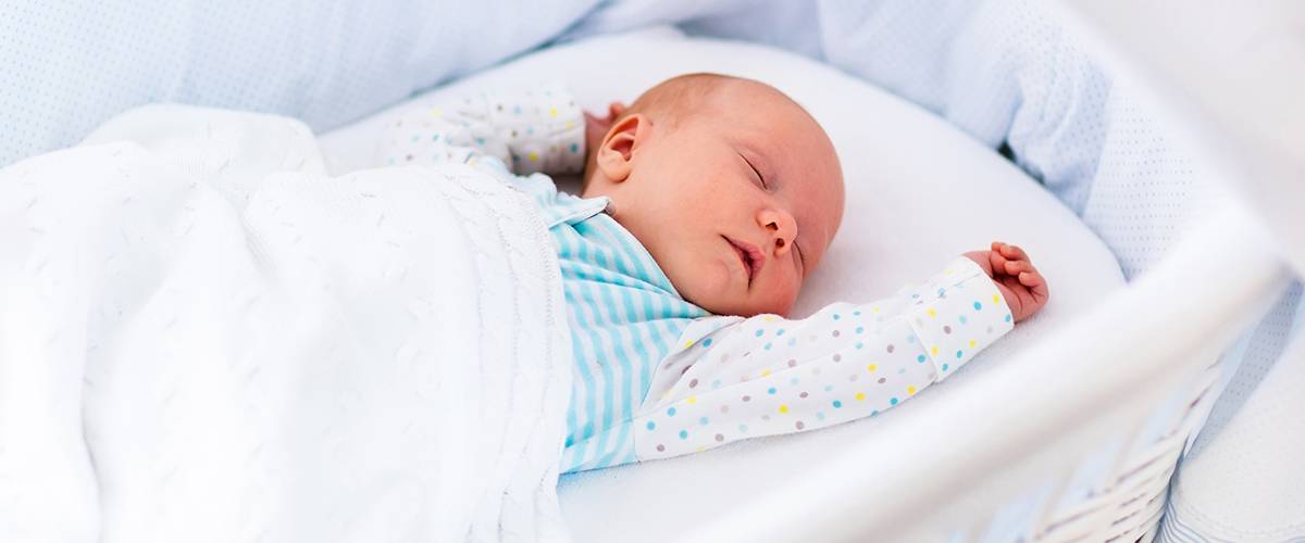 Как разбудить новорожденного для кормления и нужно ли? кормление ночью: нужно ли будить грудного ребёнка.