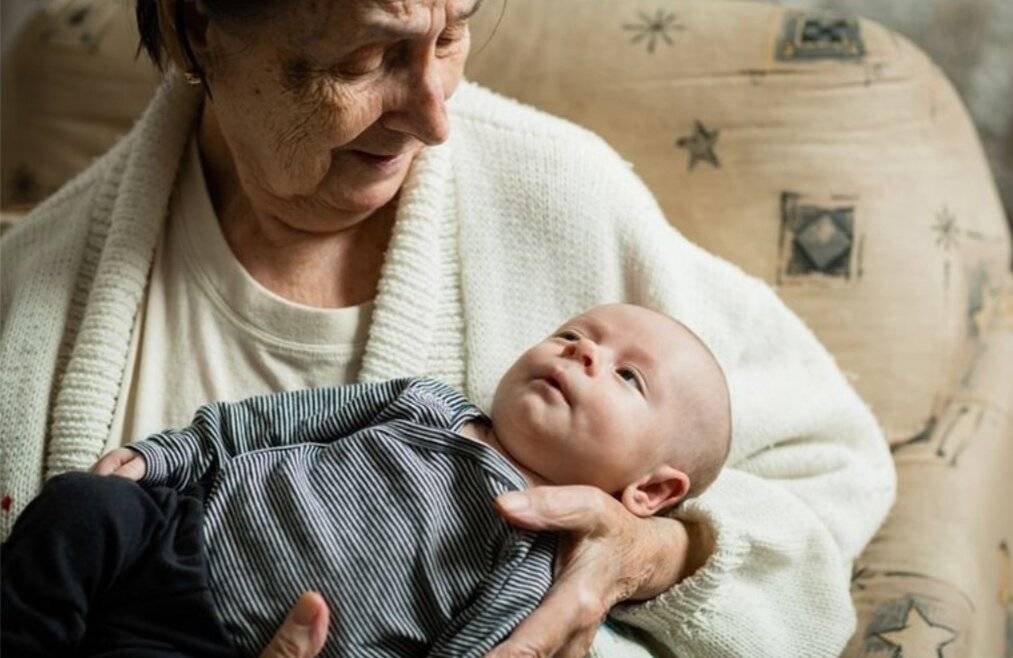 Устаревшие и вредные советы бабушек по воспитанию и уходу за младенцами.