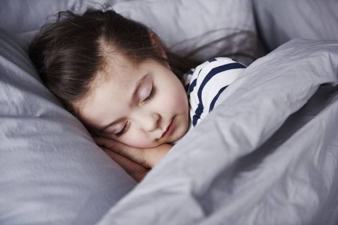 Спать в прохладной комнате очень полезно, а также это помогает уснуть быстрее: мнение ученых