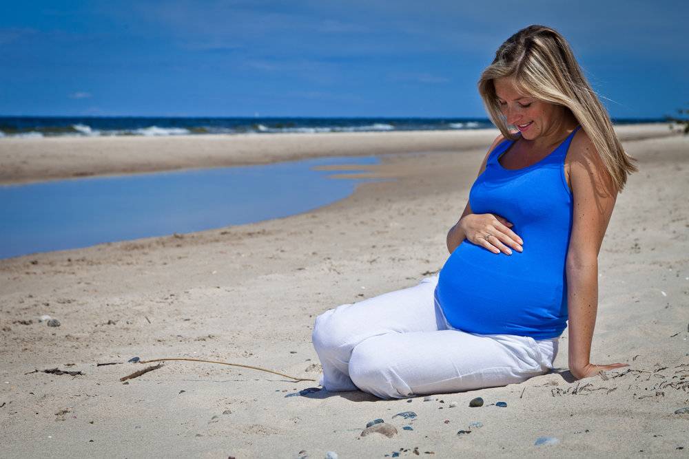 Отдых на море и беременность: границы дозволенного