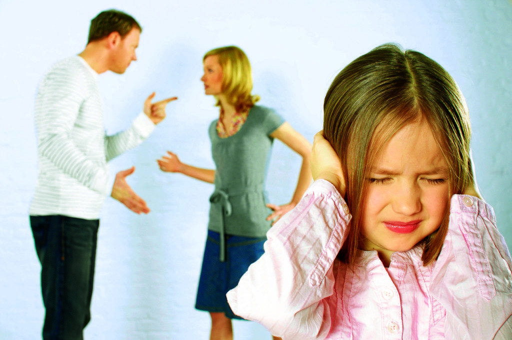 Ссора родителей при ребенке, что делать и как себя вести правильно