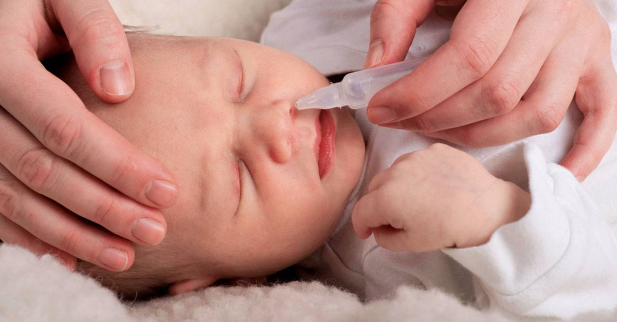 Насморк у новорожденного: что делать и чем лечить