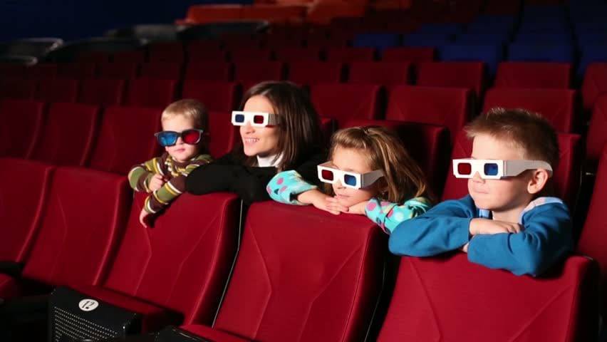 We can go to the cinema. Дети в кинотеатре. Детский кинотеатр. Поход в кинотеатр. Поход детей в кинотеатр.