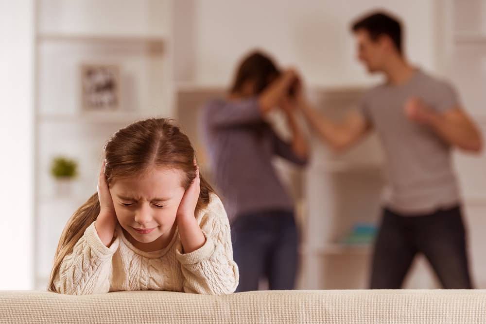 Ребенок в конфликтной семье. быть вместе нельзя расставаться. как спасти отношения