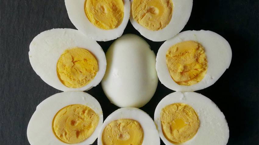 Яйца при грудном вскармливании: польза или вред для новорожденного?