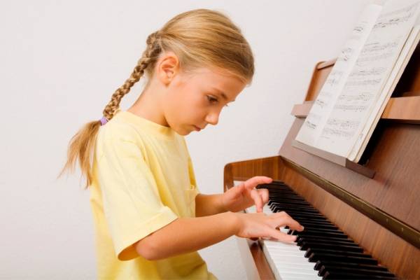 Как музыка влияет на развитие головного мозга