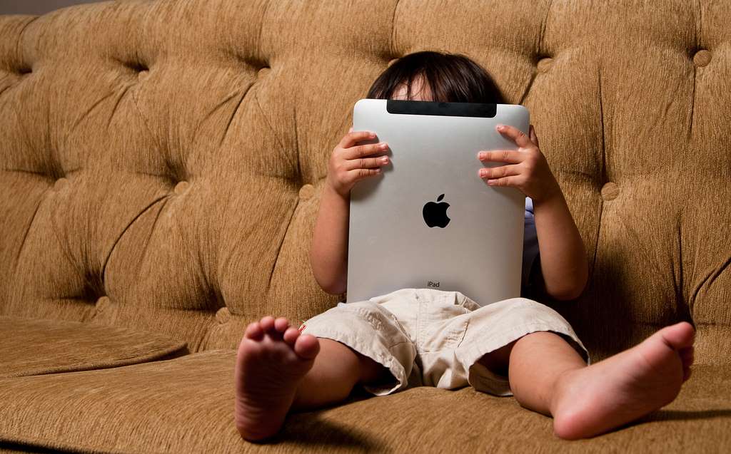 10 веских причин отобрать у ребёнка планшет