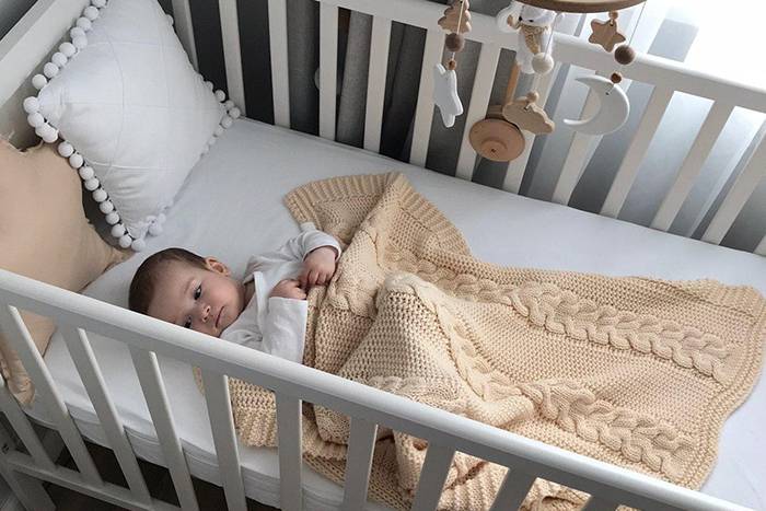 Кроватки для новорожденных: фото, виды, формы, цветовая гамма, дизайн и декор