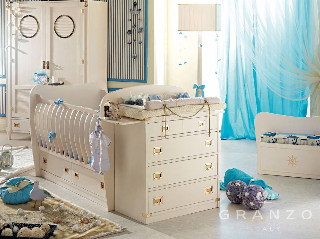 Как правильно оборудовать спальное место для новорожденного?