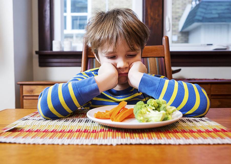 Как приучить ребенка есть овощи