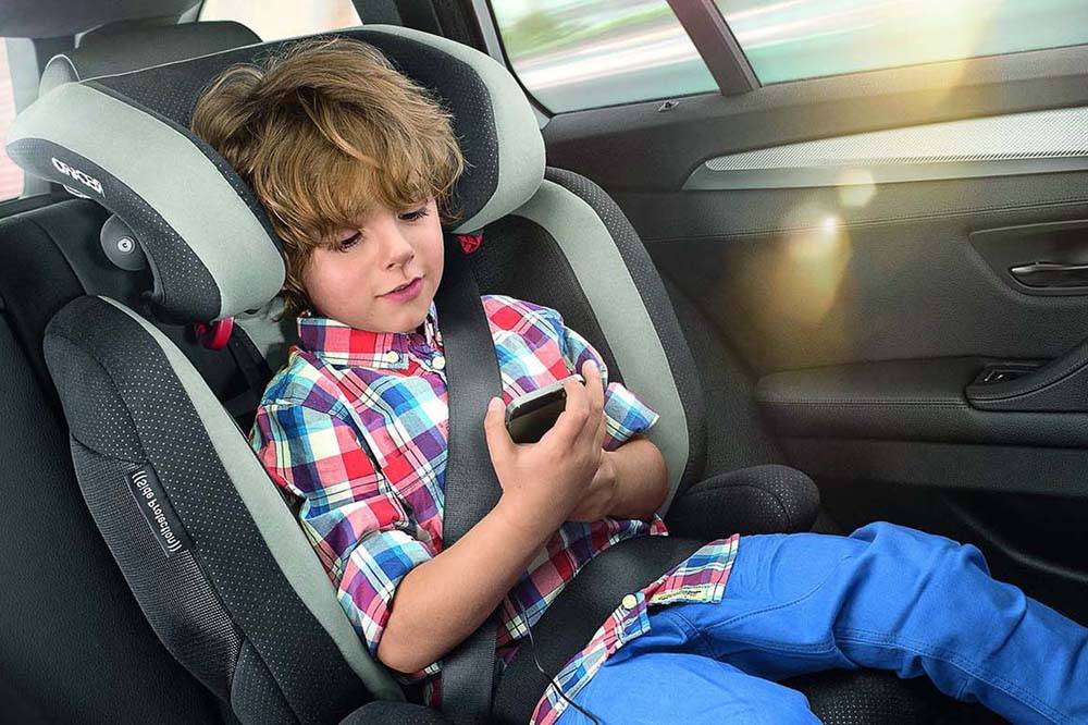 Оставление ребенка в машине одного без присмотра: ответственность в 2021 году