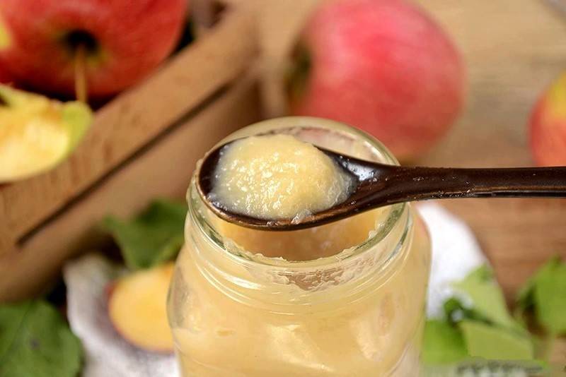 Как готовить яблочное пюре для прикорма грудничка?