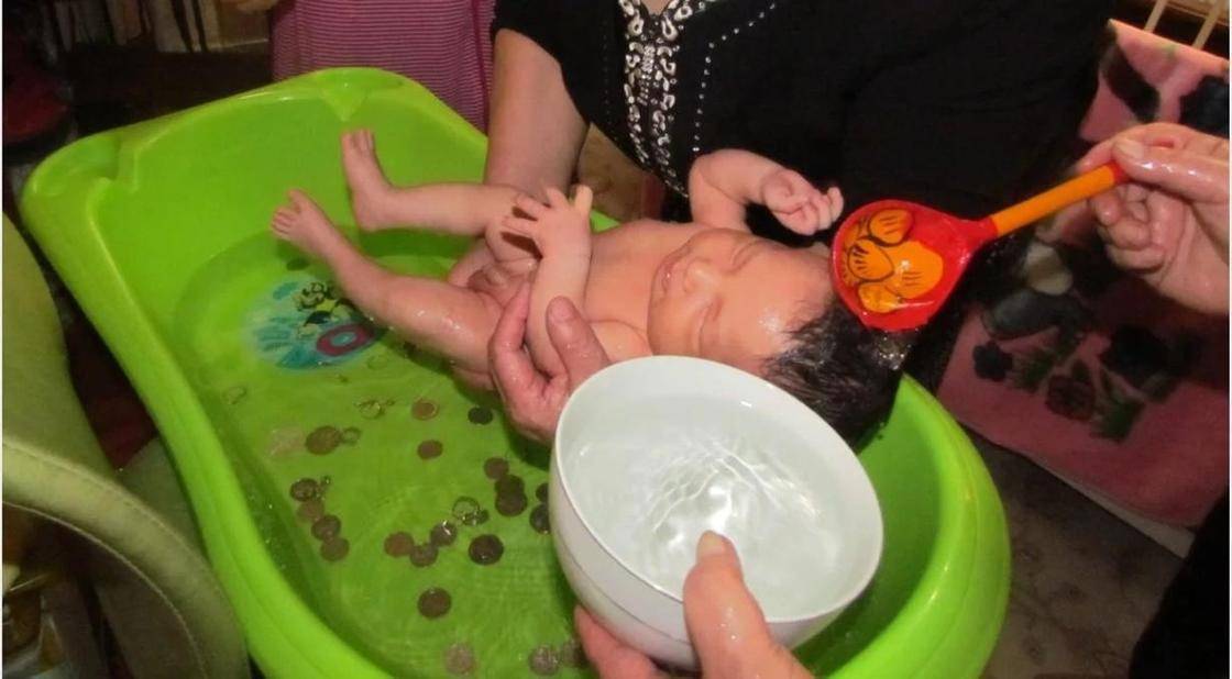 Почему нельзя показывать ребенка до 40 дней?