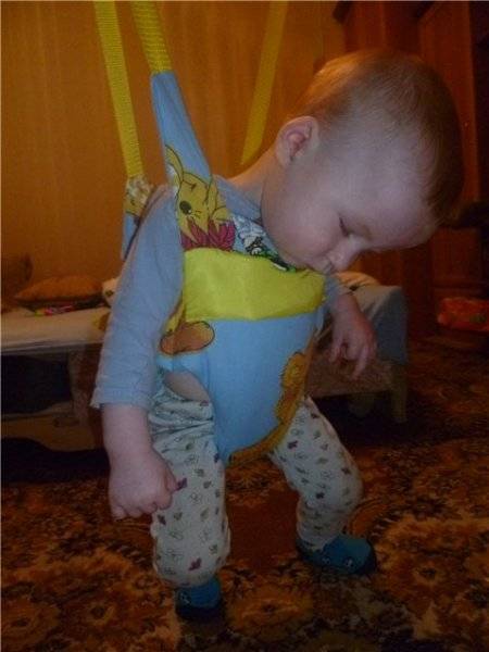 Прыгунки для детей от 6 месяцев, с раннего возраста: за и против (Комаровский)