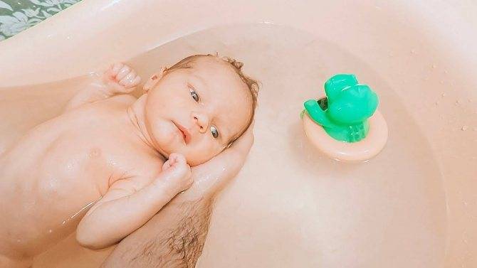 Водные процедуры без слез. когда лучше купать новорожденного — до или после еды?