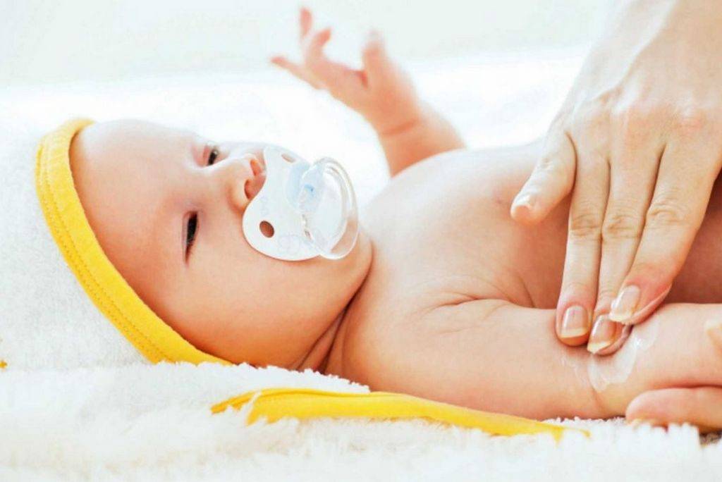 Утренние и вечерние процедуры по уходу за новорожденным