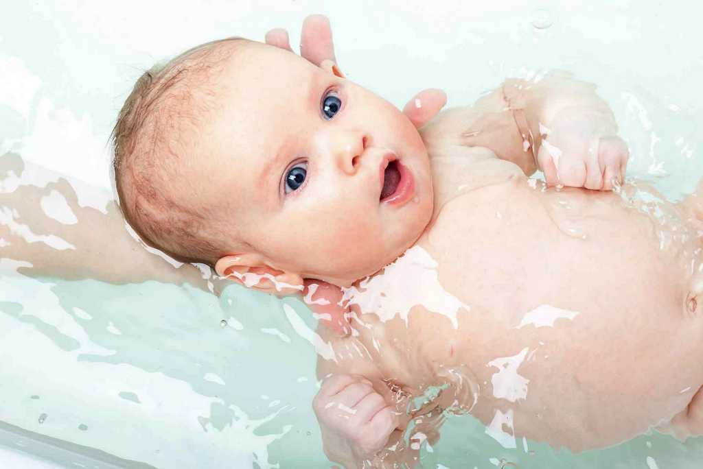 Как правильно купать ребенка до 1 года