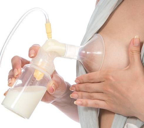 Как правильно сцедить грудное молоко руками