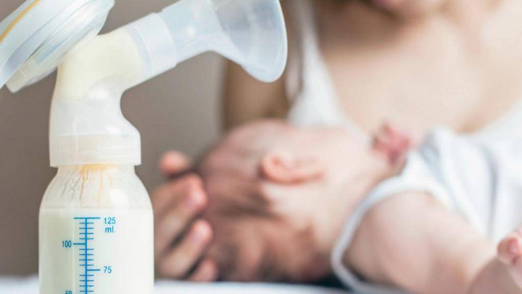 Можно ли смешивать сцеженное грудное молоко и смесь