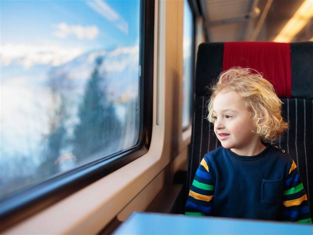 Как организовать детей в поезде, придумать им занятие, чем развлечь