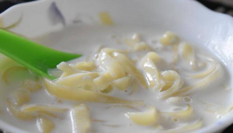 Очень вкусно и полезно: сытный молочный суп с вермишелью