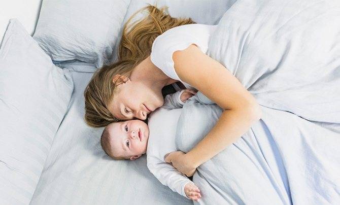 Спать с ребенком — вместе или врозь: плюсы, минусы, советы.