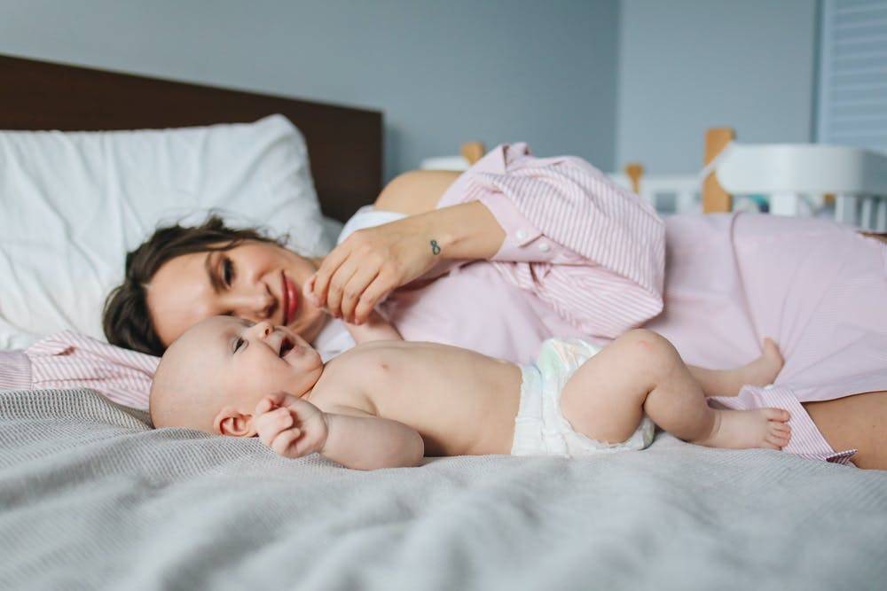Как уложить ребенка спать без грудного кормления