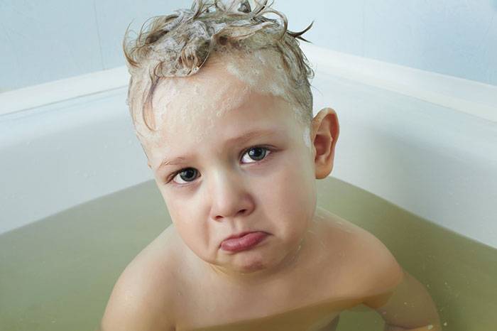 Почему ребенок боится купаться и что делать родителям - иа «север-пресс»