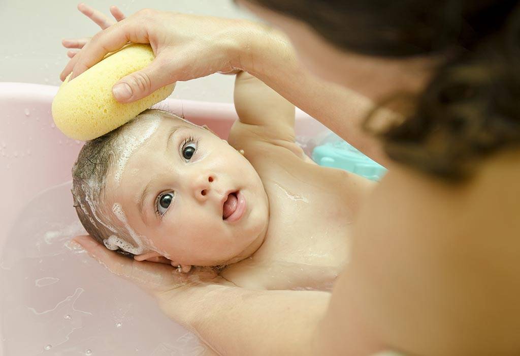 Моем голову малышу правильно. как часто мыть голову новорожденному как часто мыть голову ребенку 1 год