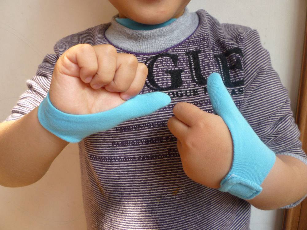 Как отучить ребенка от сосания пальца: полезные советы и действенные рекомендации по избавлению от вредной привычки