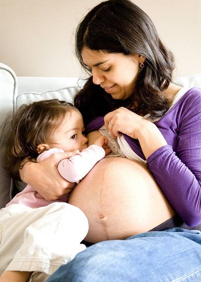 Новая беременность при грудном вскармливании – как быть?