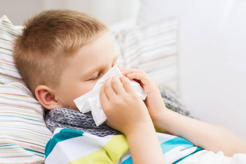 Как остановить простуду у ребенка: первая помощь