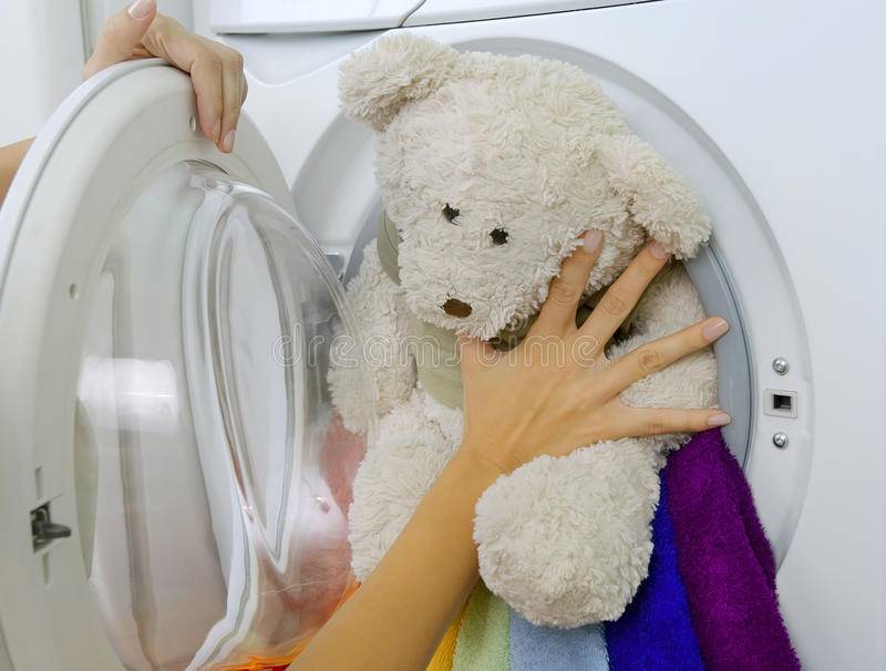 Как стирать мягкие игрушки: сухая чистка, машинная, средства