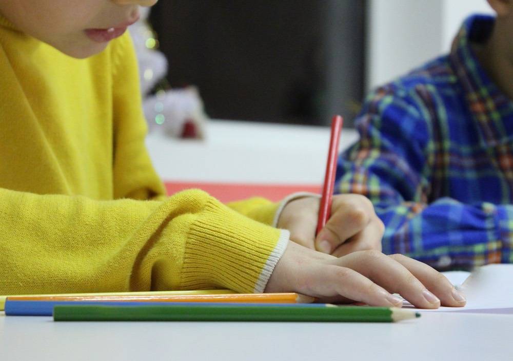 Как научить ребенка красиво писать: 3 принципа и 5 способов