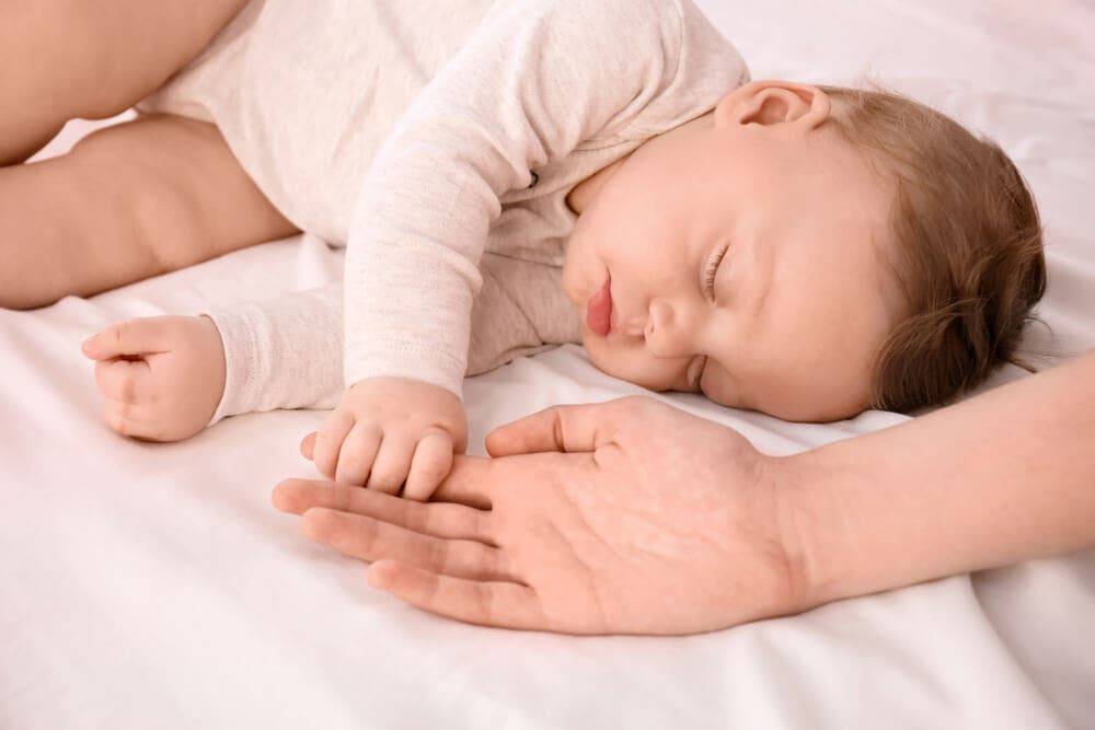 Приучить ребёнка засыпать самостоятельно: как это сделать и когда начинать