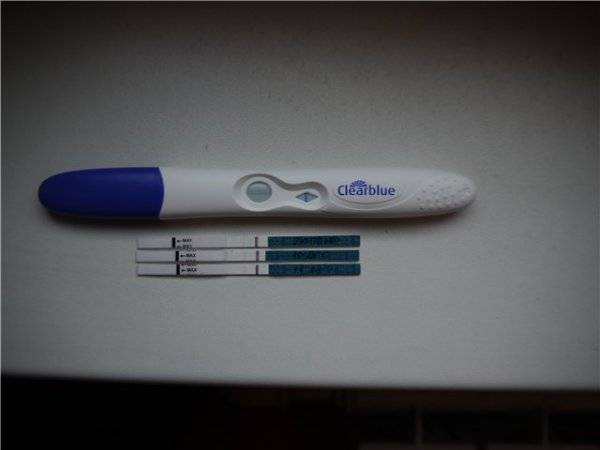 Когда идти к гинекологу после положительного теста на беременность? когда нужно идти, если тест показал две полоски?