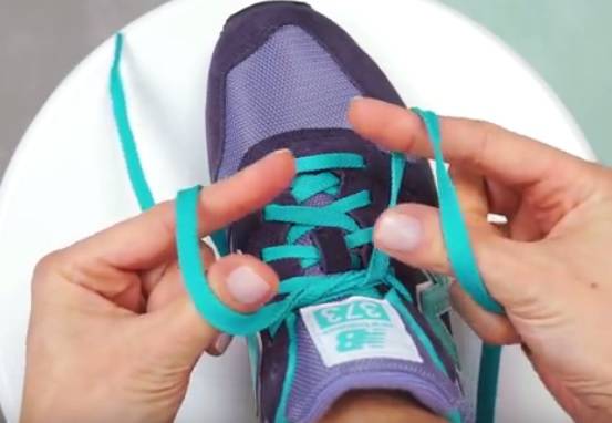 Простые советы,как научить ребёнка завязывать шнурки быстро
