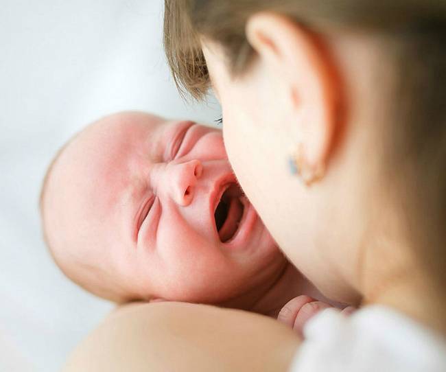 Как успокоить новорожденного ребенка во время плача - agulife.ru