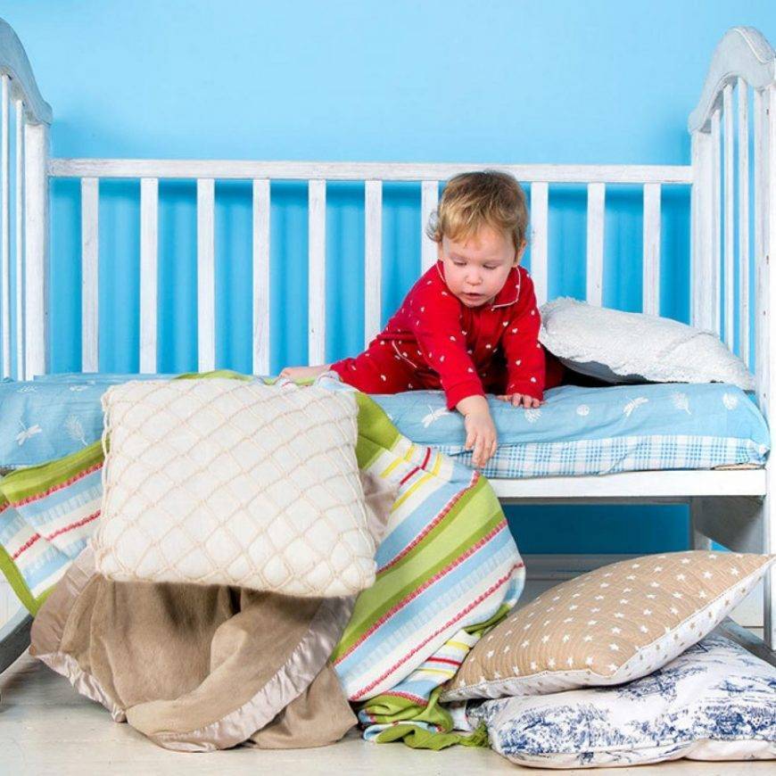 Как приучить ребенка спать в своей кроватке: 2 эффективных способа