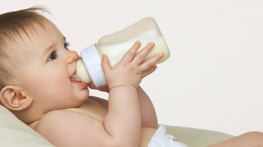 Аллергия на коровий белок у грудничка: симптомы и как проявляется непереносимость молока у ребенка