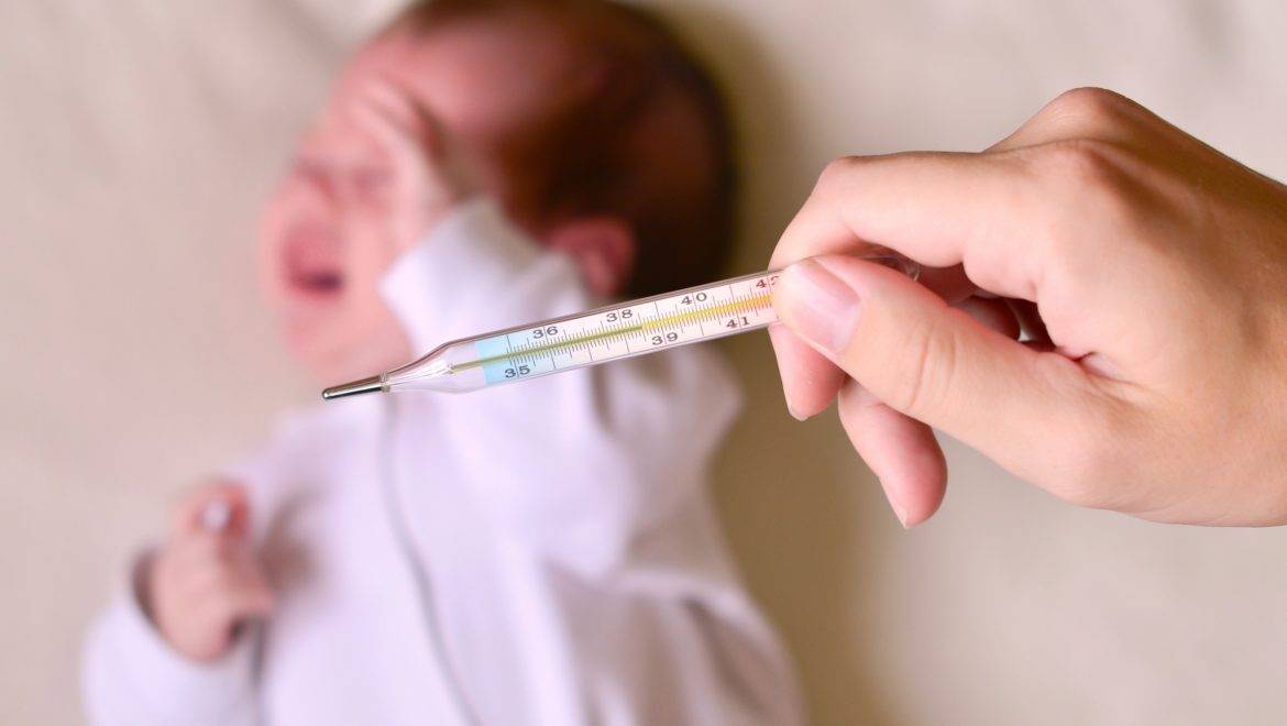 Высокая температура у ребенка после прививки акдс: норма или осложнение?