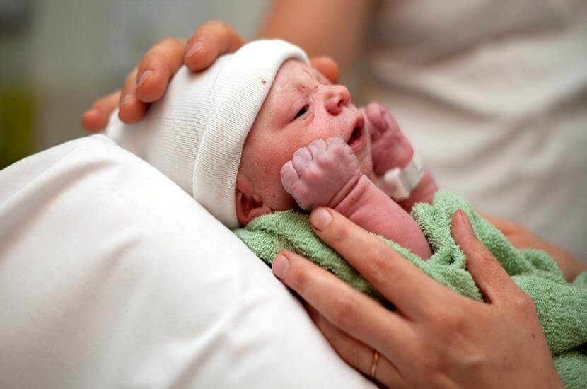 10 вещей, которые нельзя делать с новорожденными |