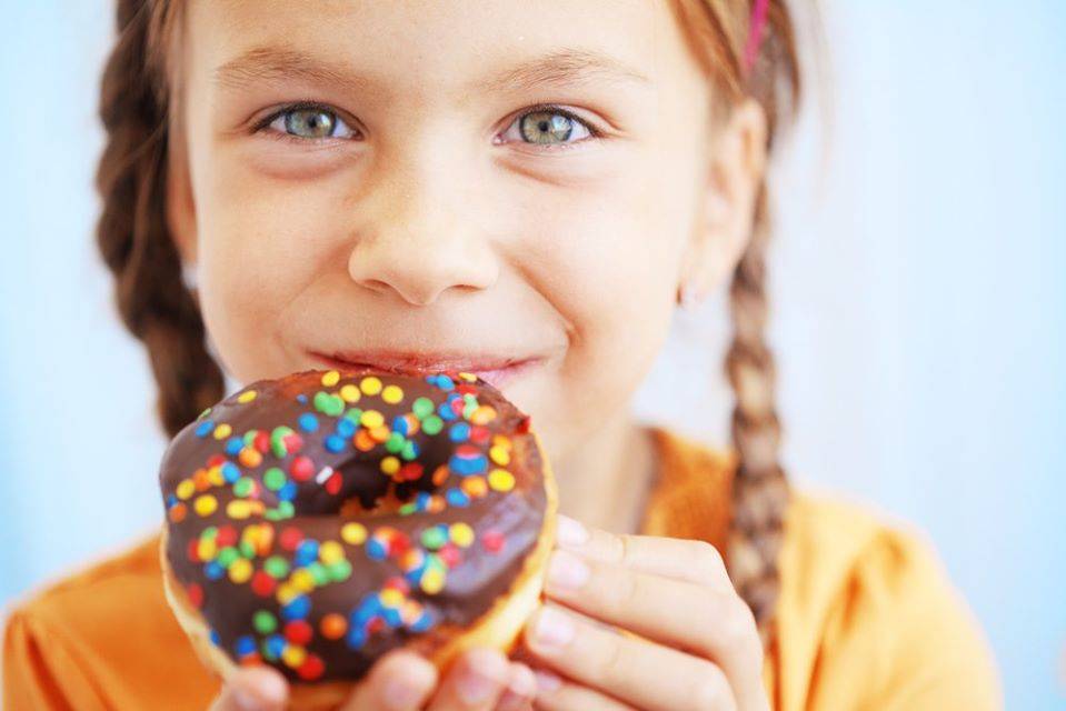 Сладости в питании ребенка — полезно ли давать ребенку сладкое и нужно ли?