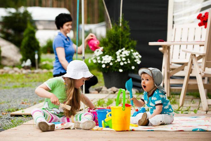 Чем занять ребенка летом на каникулах: в деревне, на улице, на природе, на даче, в детском саду? как организовать отдых и чем занять ребенка летом: советы