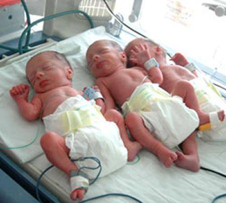 Вес и рост двойни (близнецов) при беременности и рождении: нормы и особенности