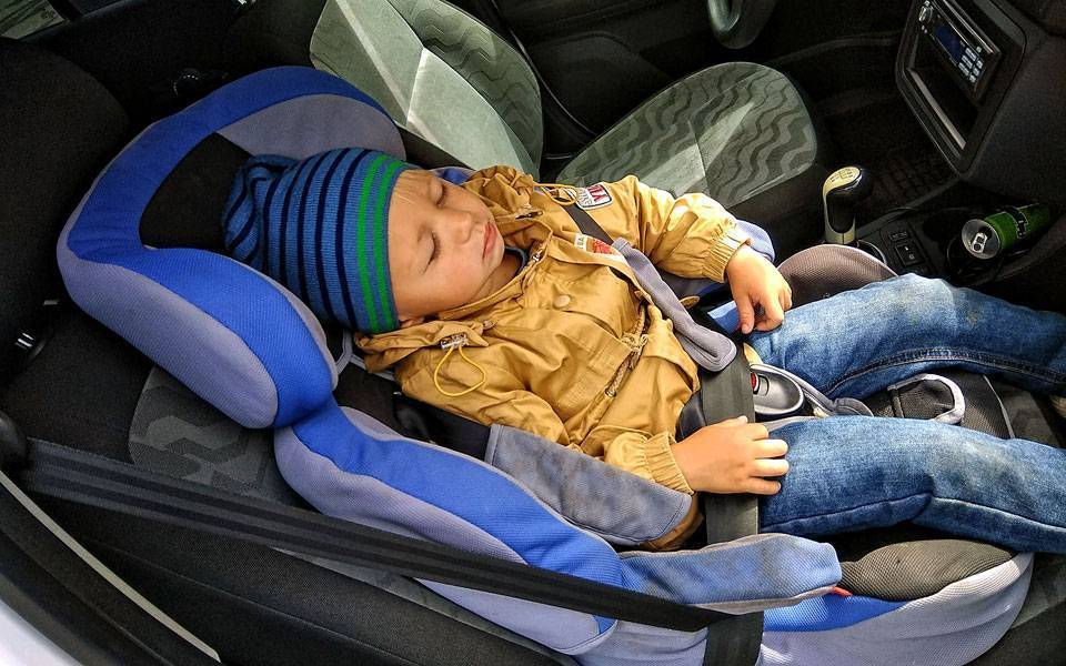 Бескаркасное автокресло для детей — разрешено ли гибдд в 2019, с какого возраста применять